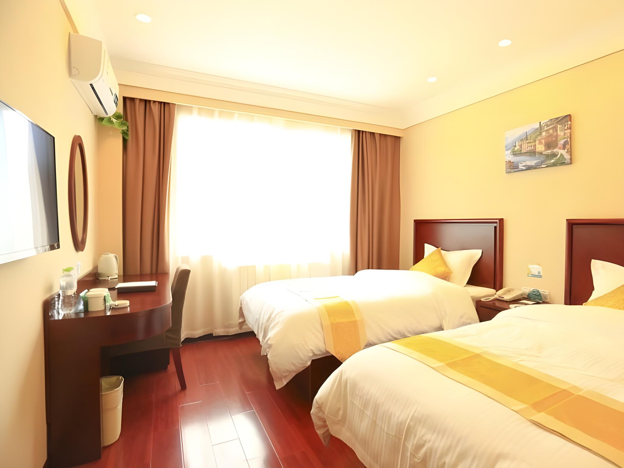 BUSINESS, TWIN BEDS