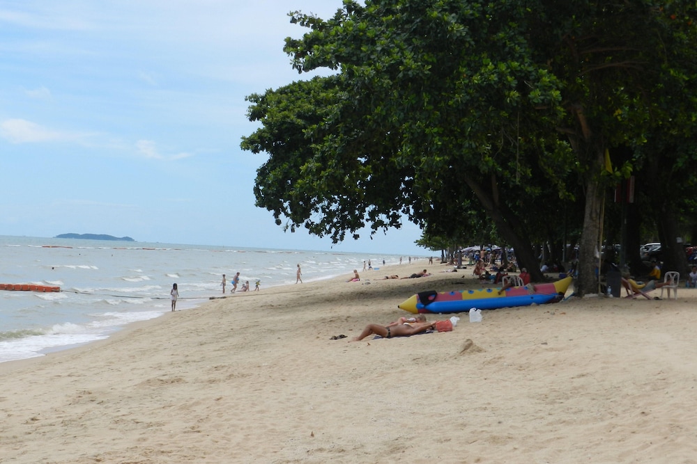Alex Group Jomtien Plaza Condotel 35/50