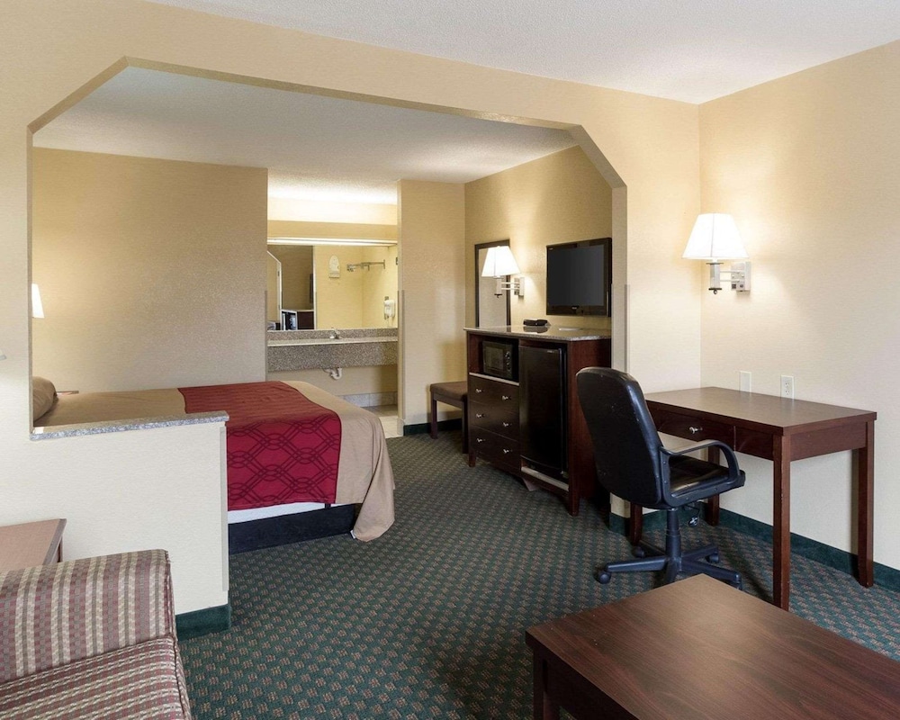 Rodeway Inn and Suites New Orleans, LA 21/33