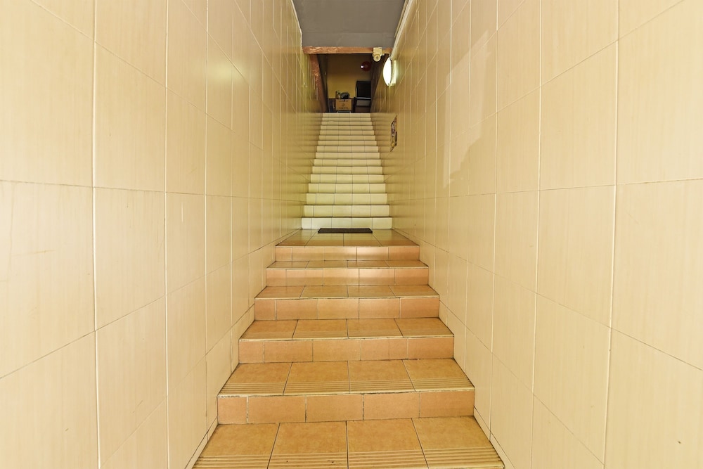 OYO 89656 Melati Hotel Nilai 21/28