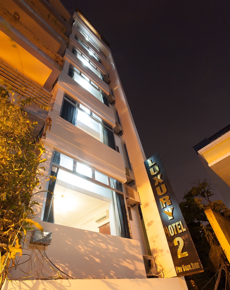 Luxury Hotel 1/58