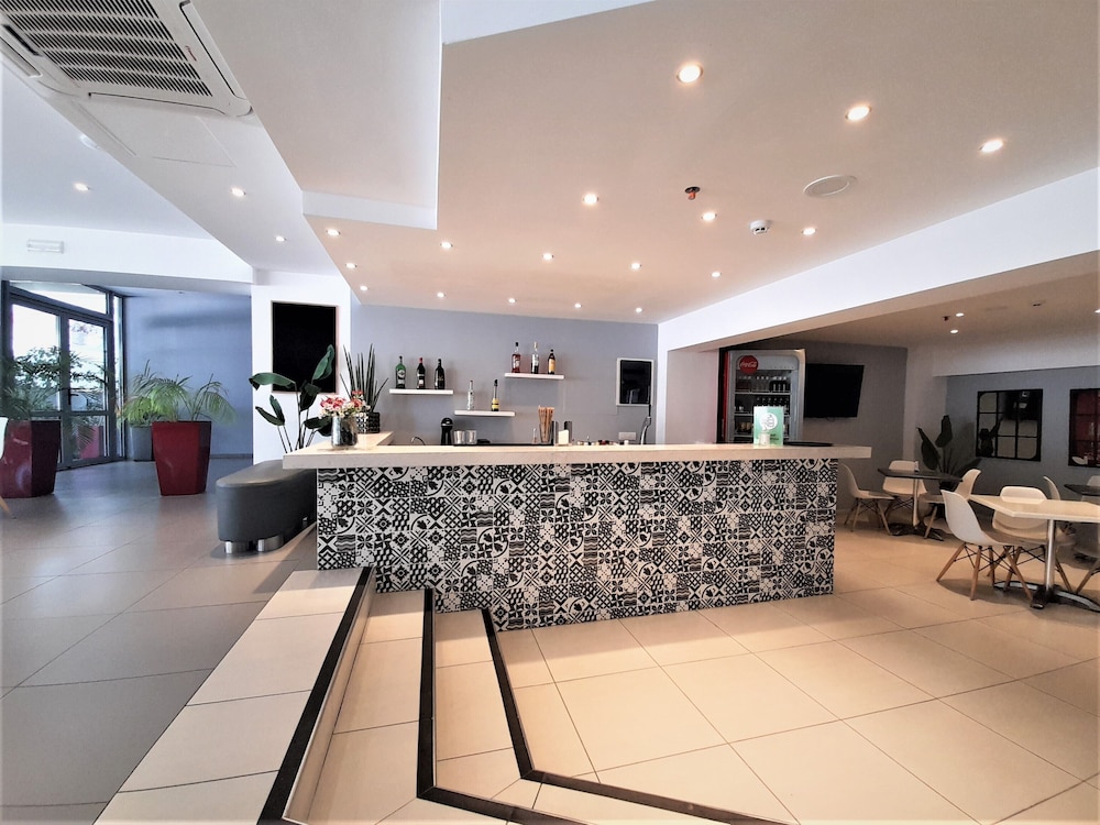 Elite Hotel 6/50