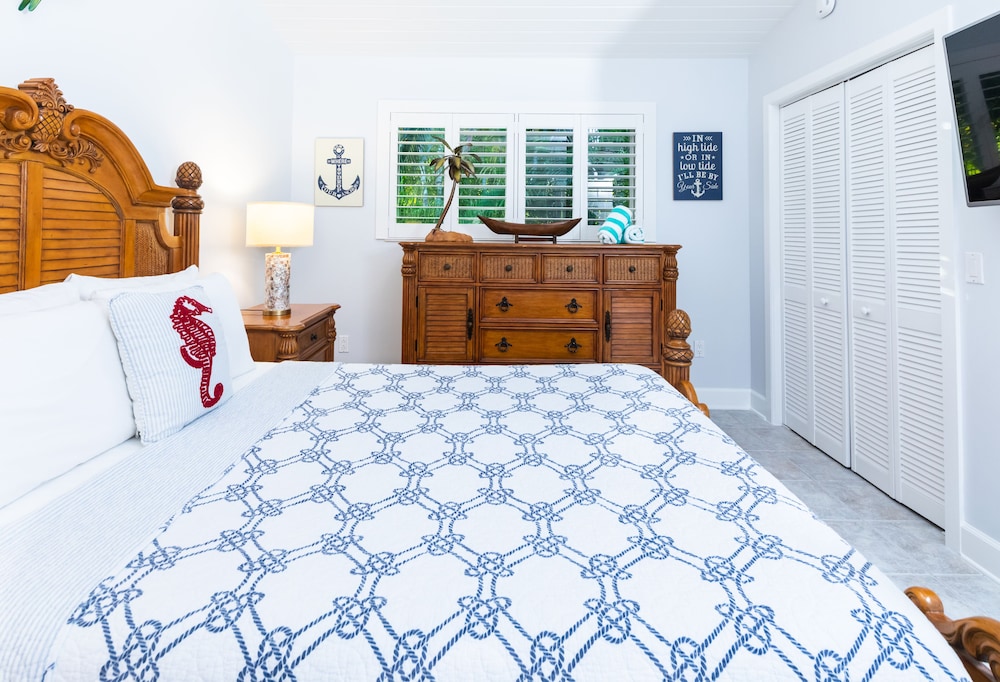 Harbor, House, King and Queen Bed, Sofa، The Caribbean Resort 2/4