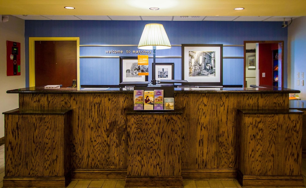 Hampton Inn Suites Natchez 14/78
