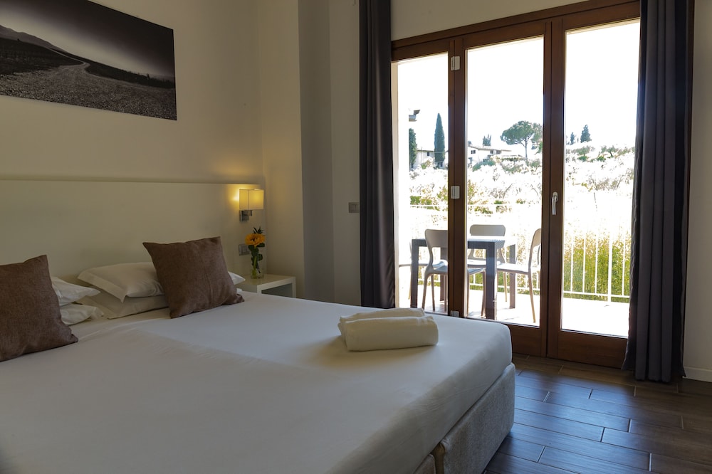The Florence Hills Resort Spa 6/50