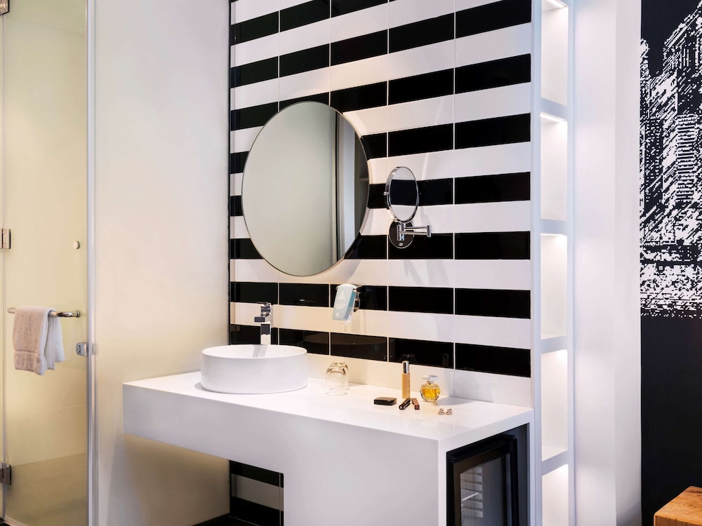 Ibis Styles Dubai Airport 49/66