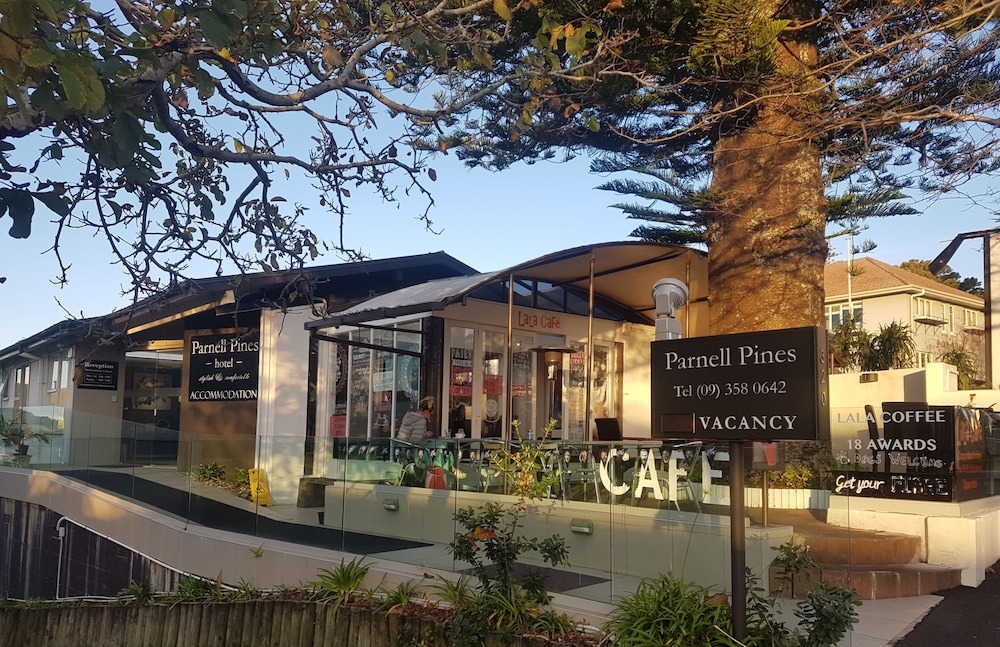 Parnell Pines Hotel 2/25