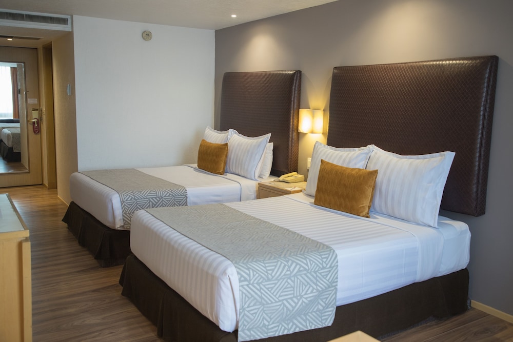 STANDARD, 2 DOUBLE BEDS
