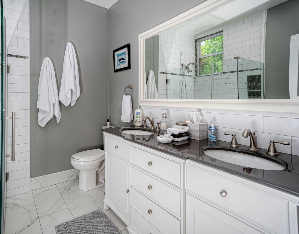 Hatch House Bed & Breakfast 32/38