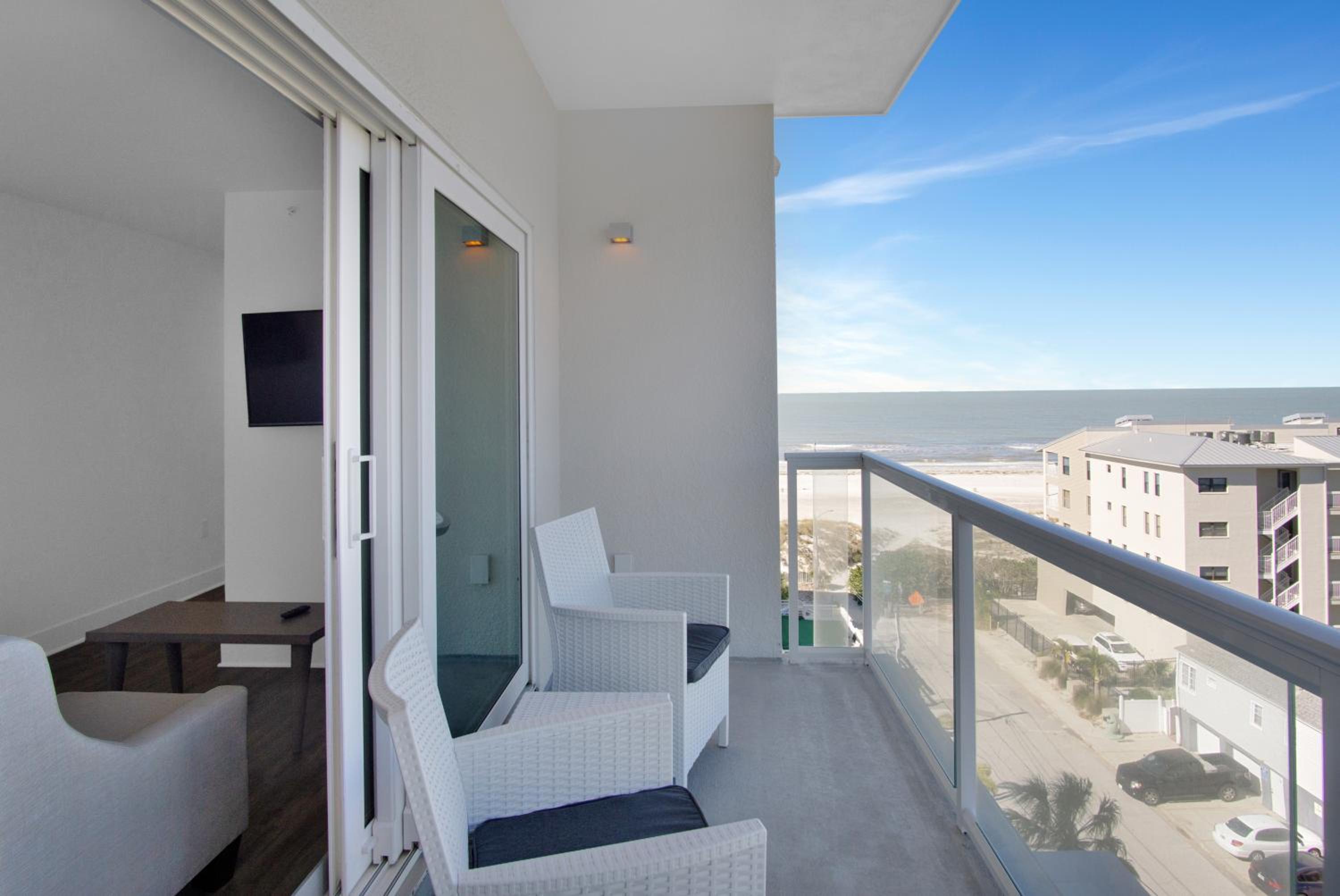 3 Bedrooms, Deluxe, Suite, Gulf View, High Floor، The Avalon Club 10/10