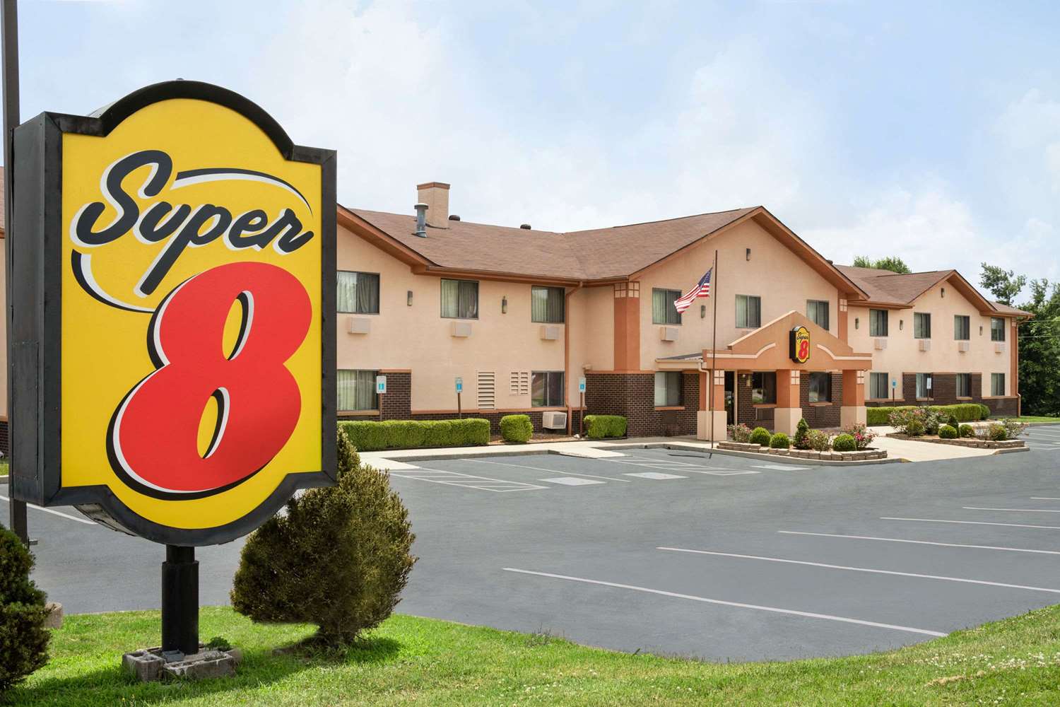 Super 8 by Wyndham Mayfield 4/29