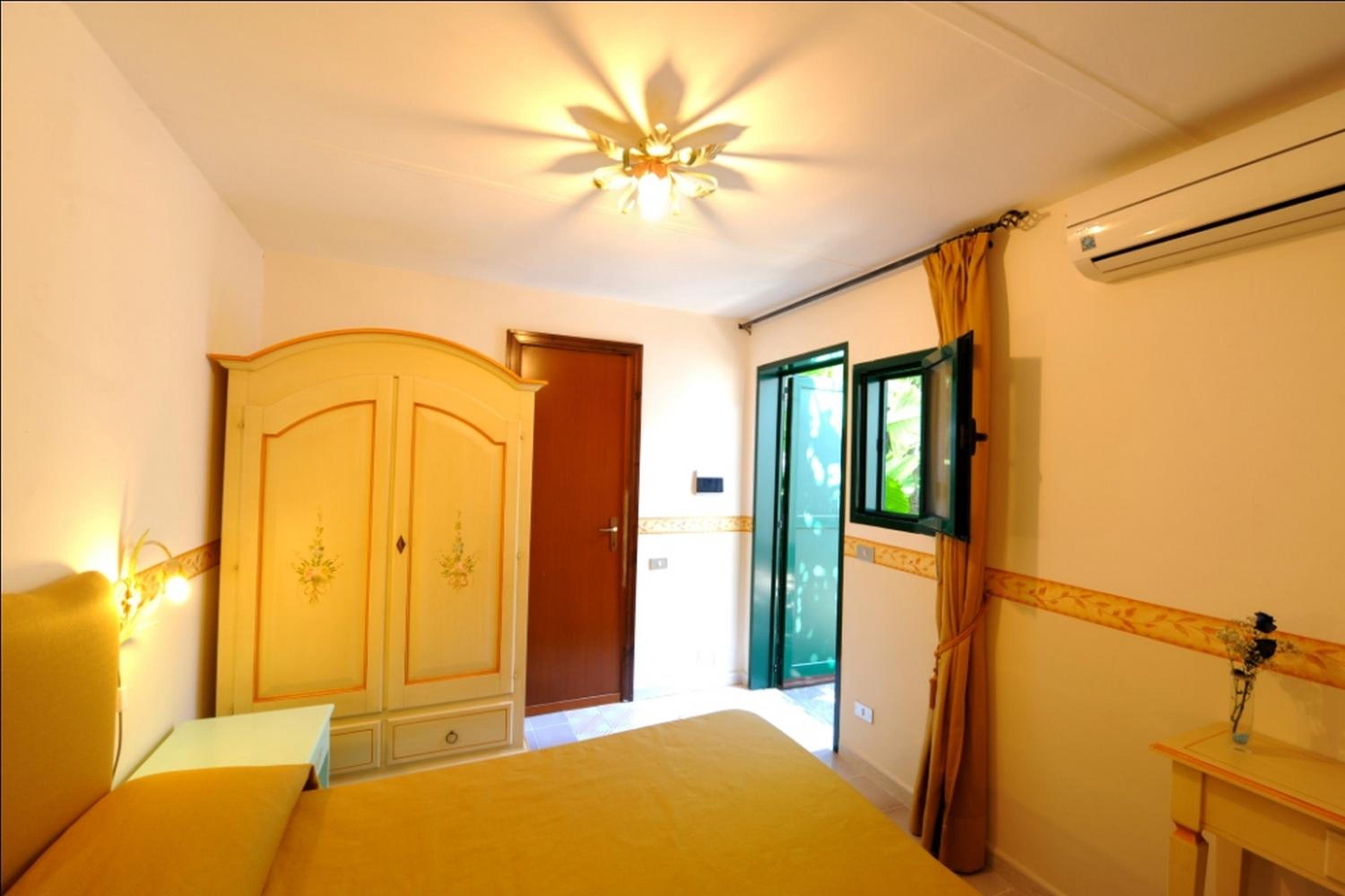 ECONOMY, DOUBLE BED