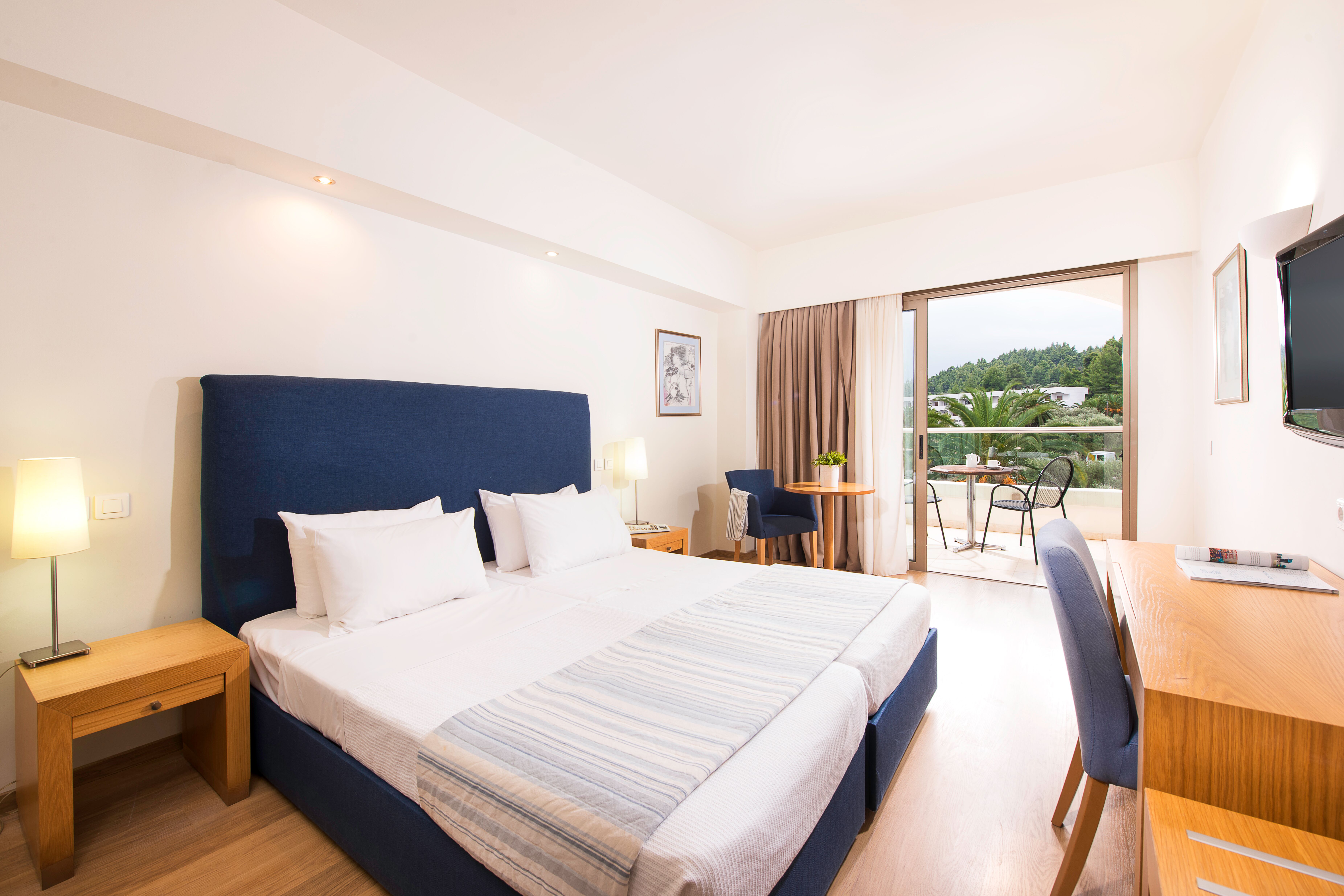 ROOM, DOUBLE BED, INLAND VIEW
