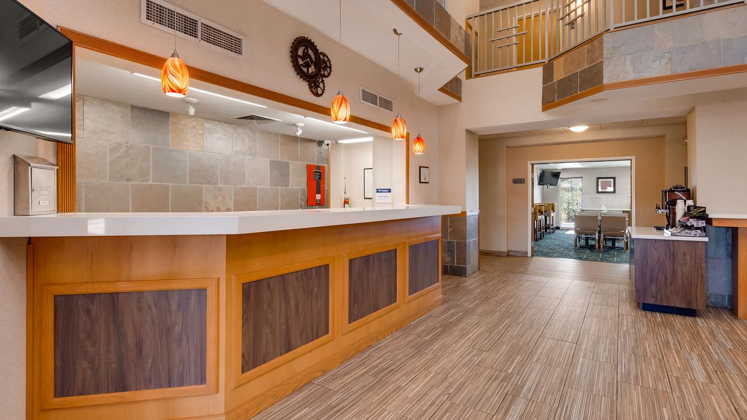 Best Western Plus Gateway Inn & Suites 8/34