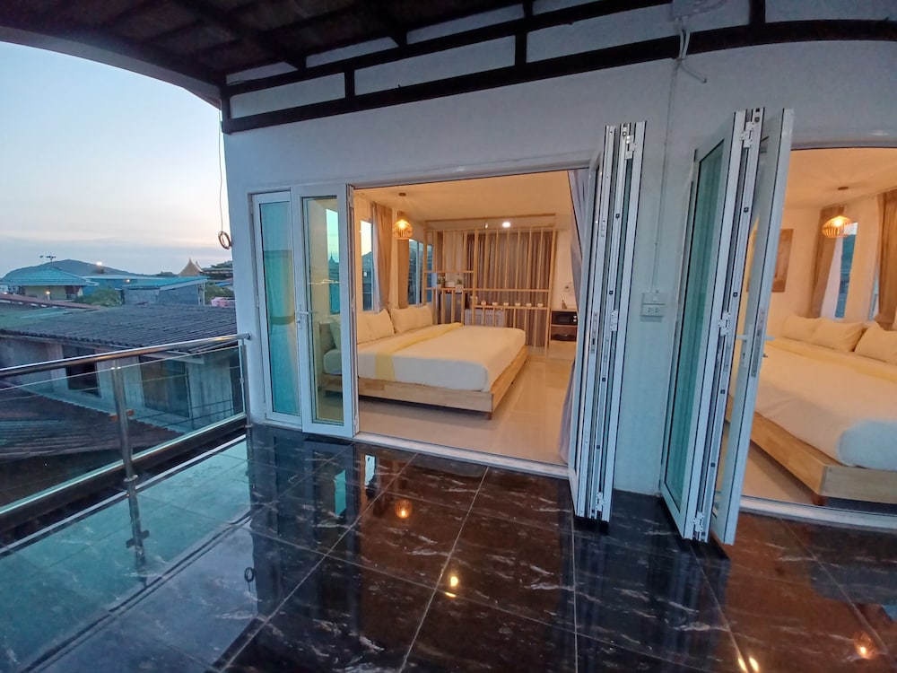 Koh Larn Riviera 28/50