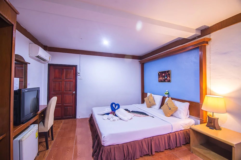 Lanta Nice Beach Resort 16/69