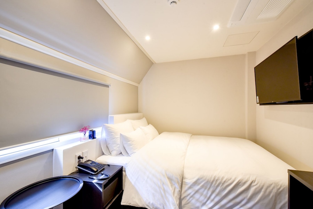 Hotel Maison 12/31