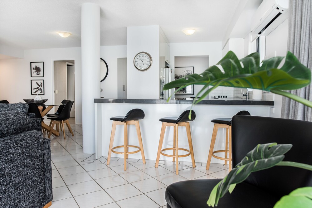 Noosa Pacific Riverfront Resort 35/50