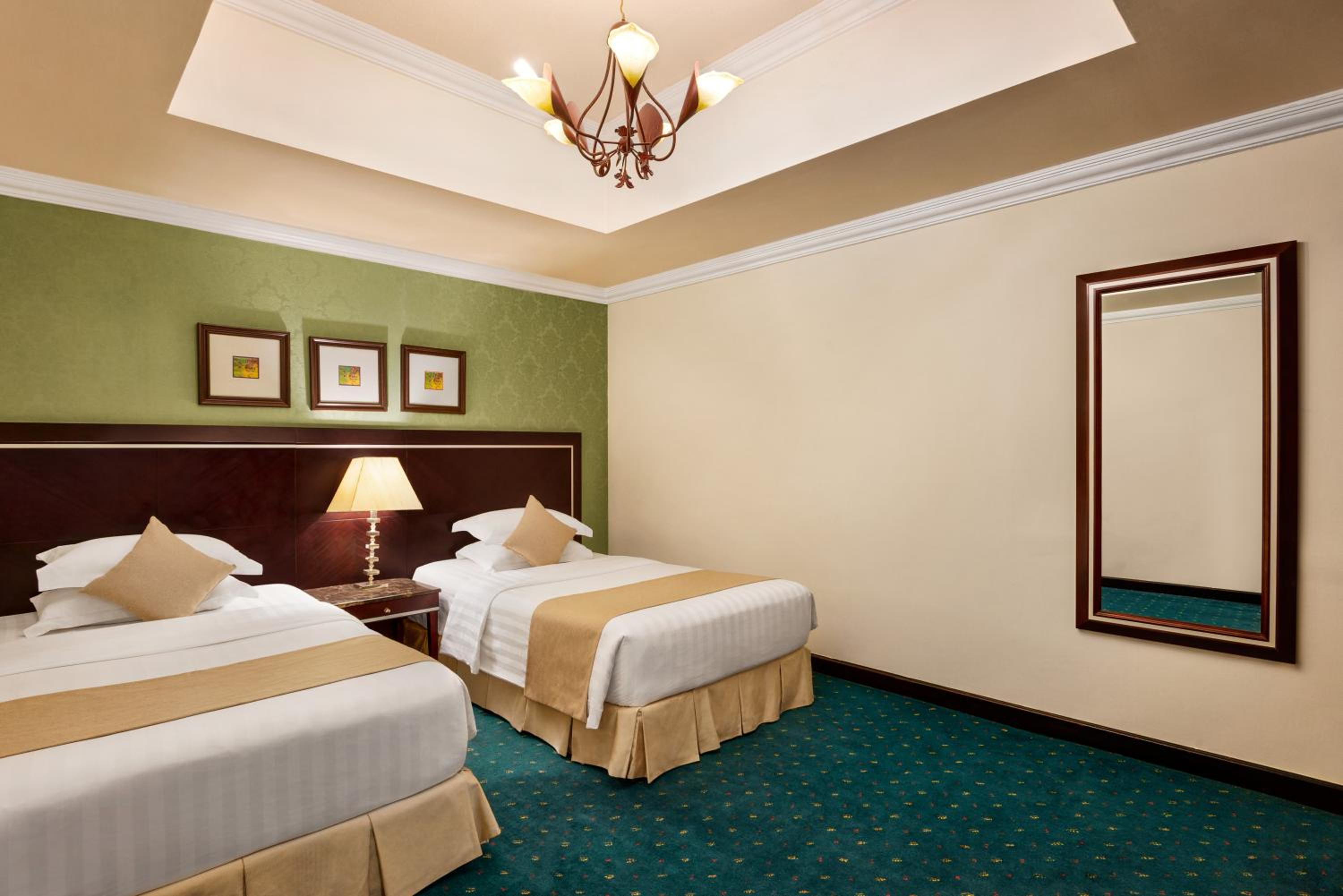 3 Bedrooms, Suite