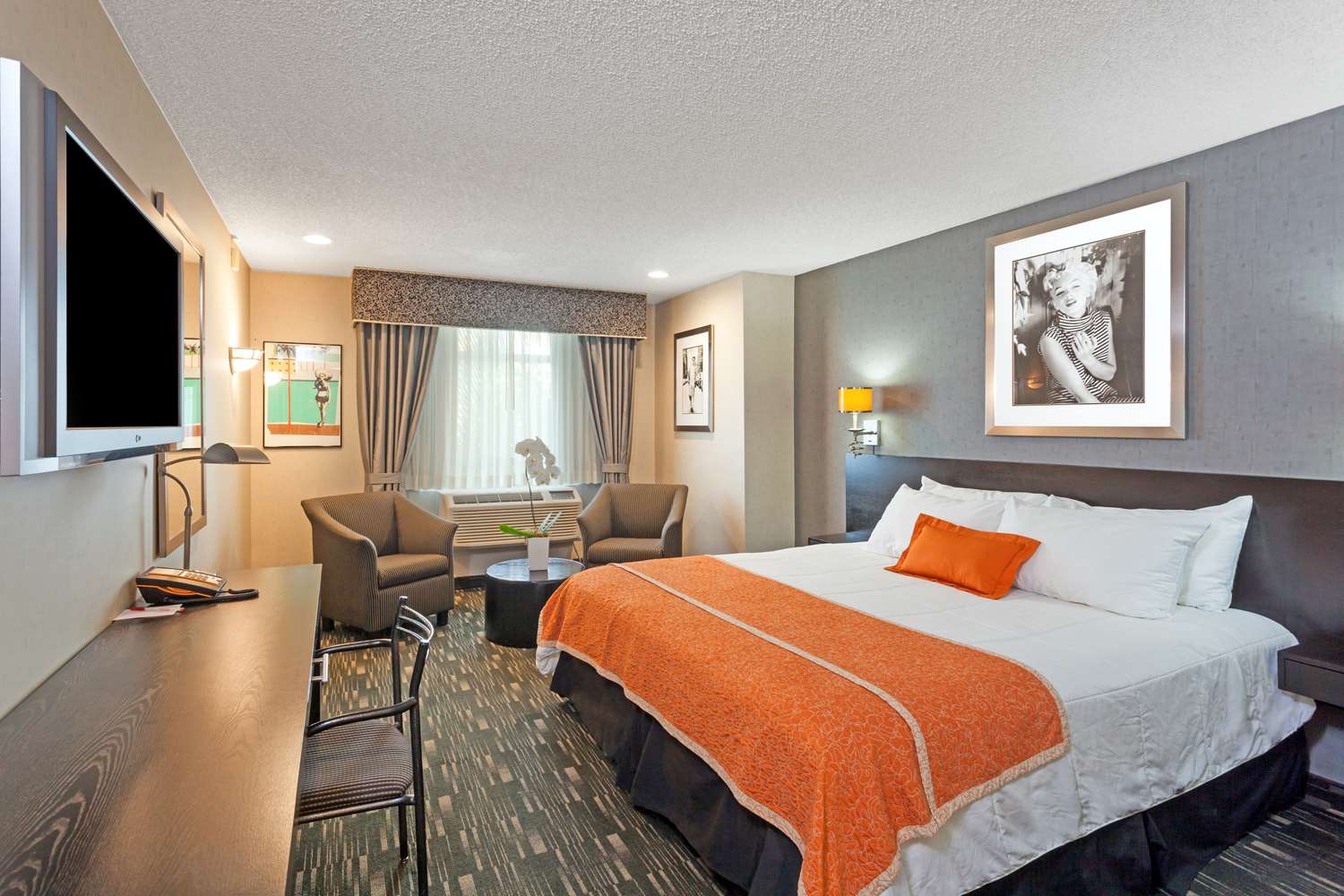 Ramada Plaza By Wyndham West Hollywood Hotel & Suites 2/15