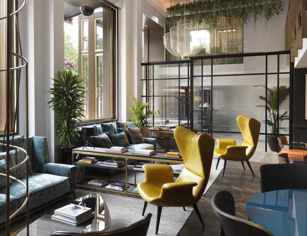 The Athenaeum Hotel & Residences 51/66