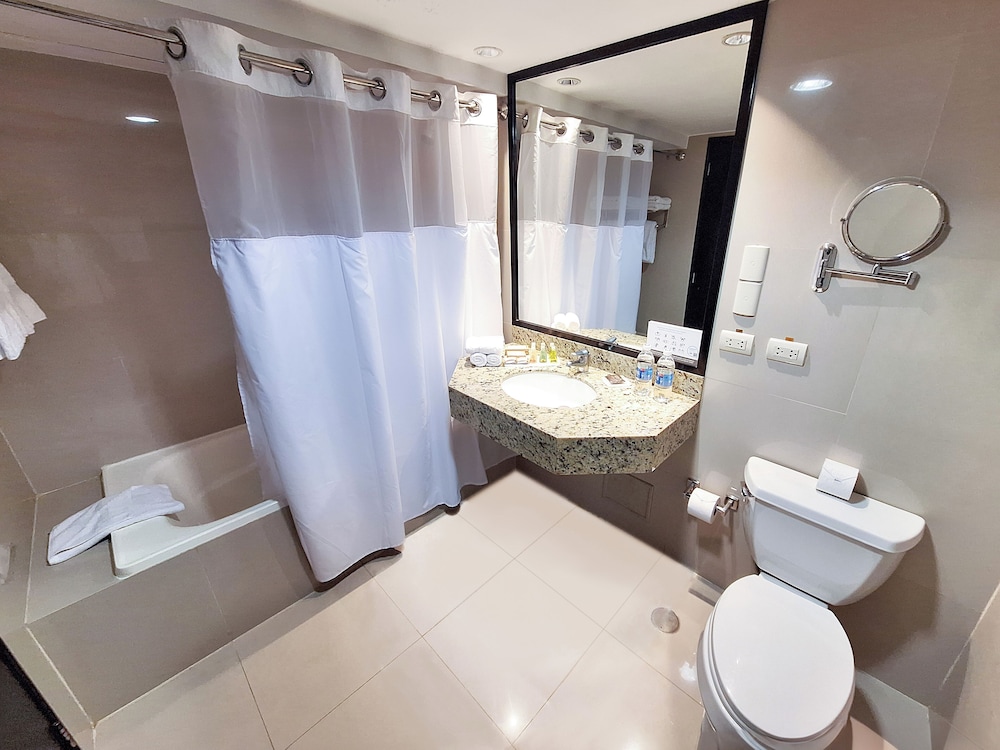 غرفة بريميوم بسريرين مزدوجين، Radisson Hotel Decapolis Miraflores 4/4