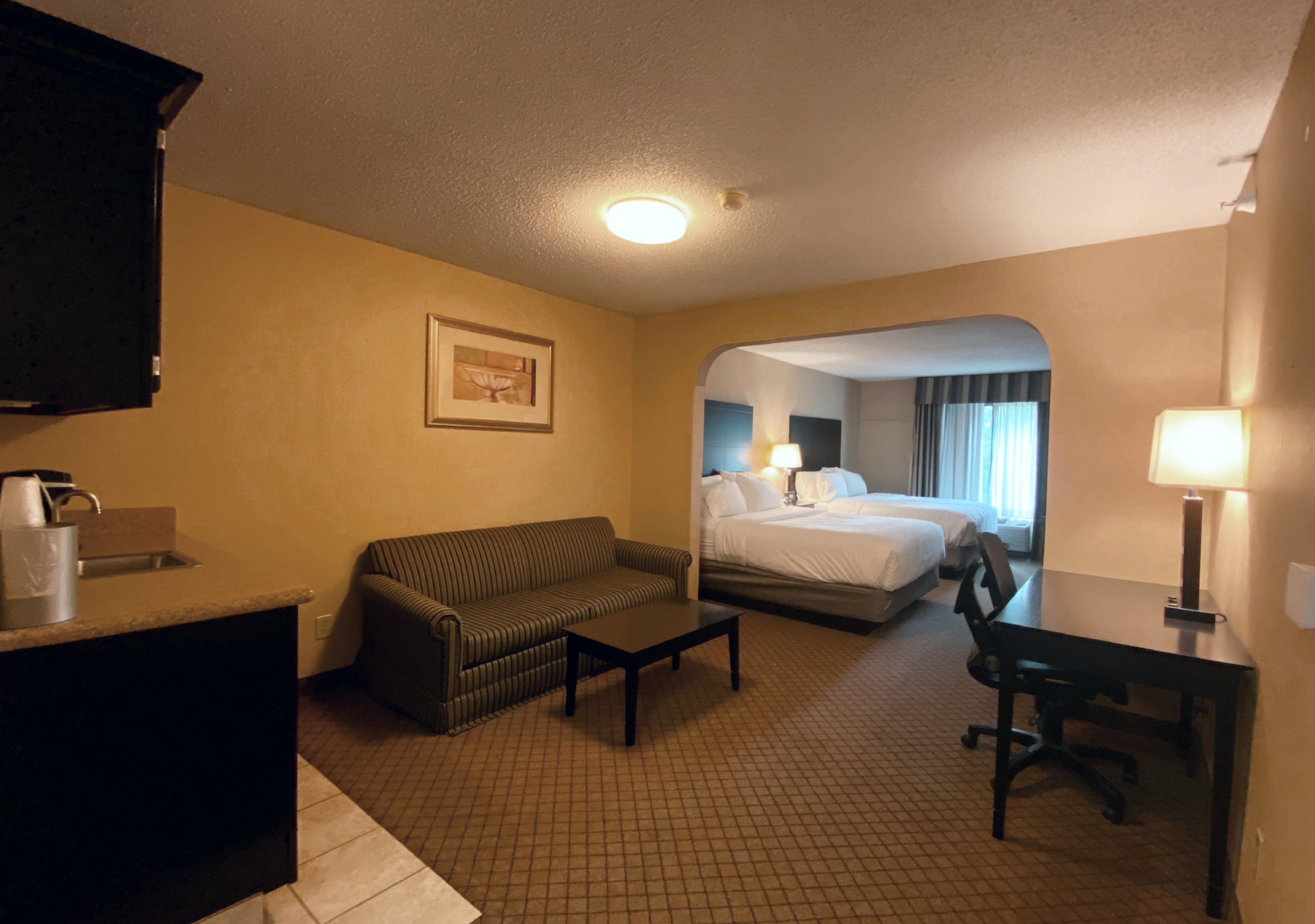 Holiday Inn Express Hotel Suites Plymouth 27/82