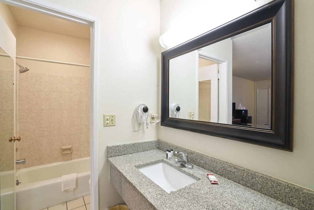 Skyway Inn SeaTac 9/58