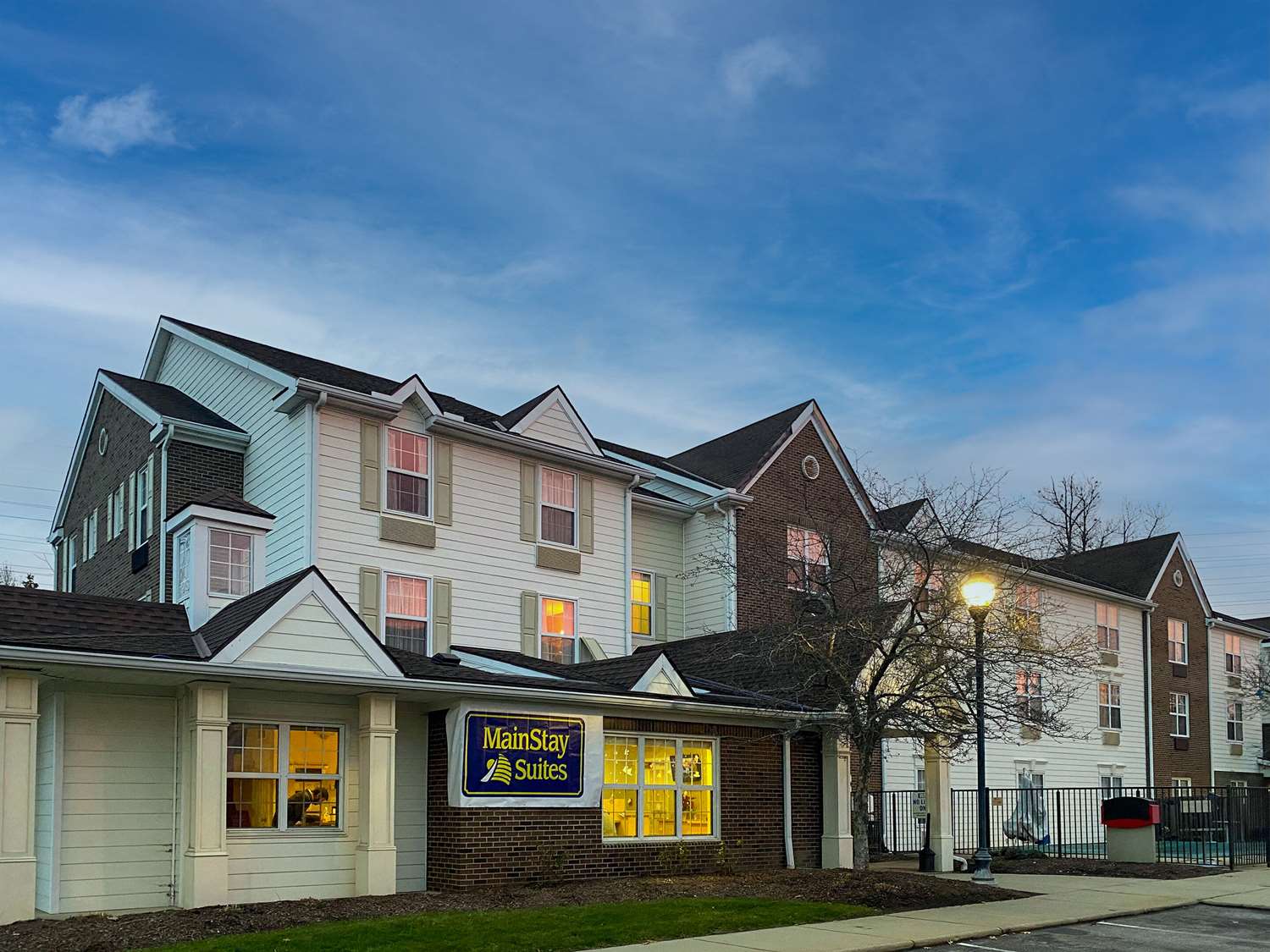 MainStay Suites Middleburg Heights Cleveland Airport 2/42