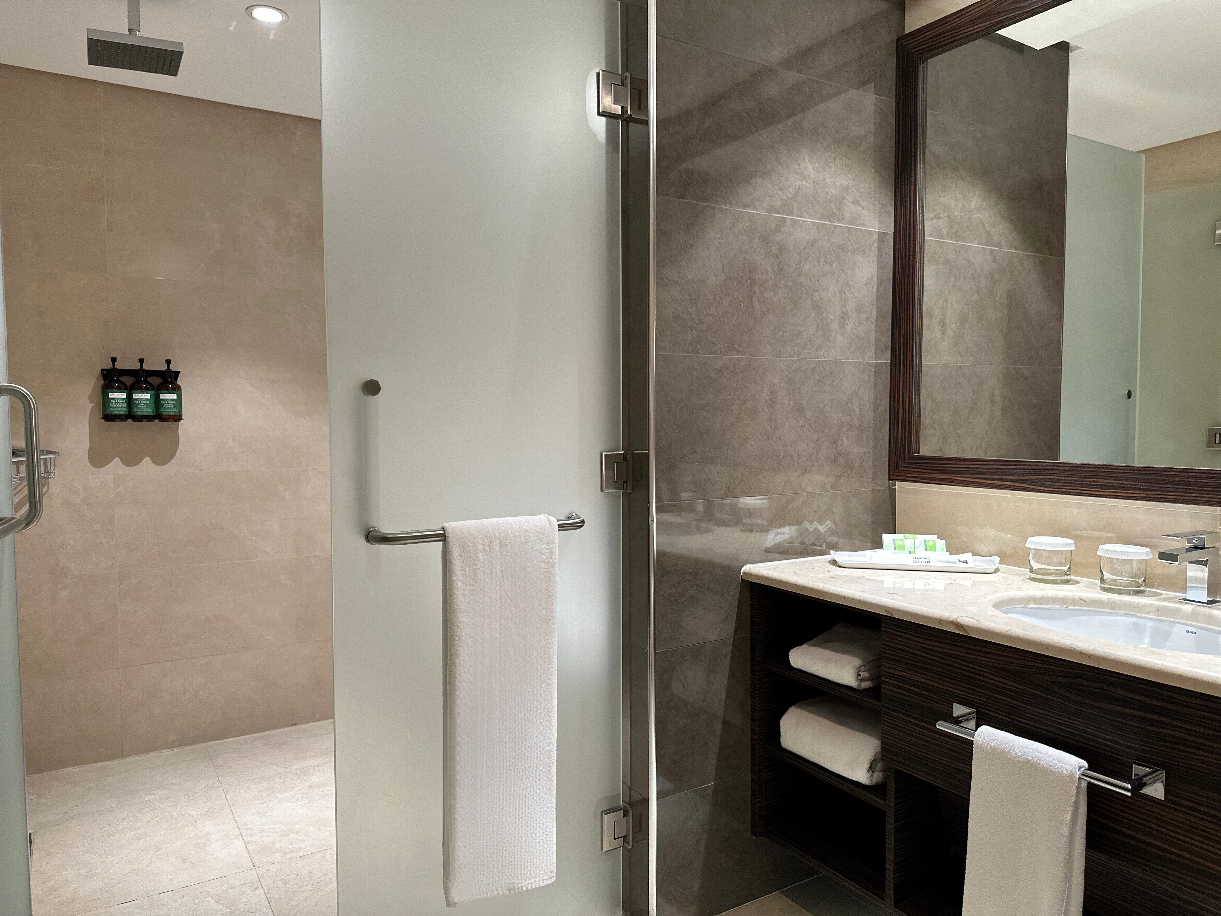 Crowne Plaza Kuwait Al Thuraya 77/79