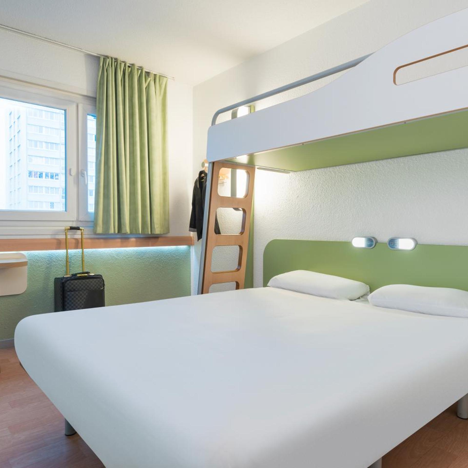 Ibis Budget Salzburg Airport - Self-Check-In 7/29