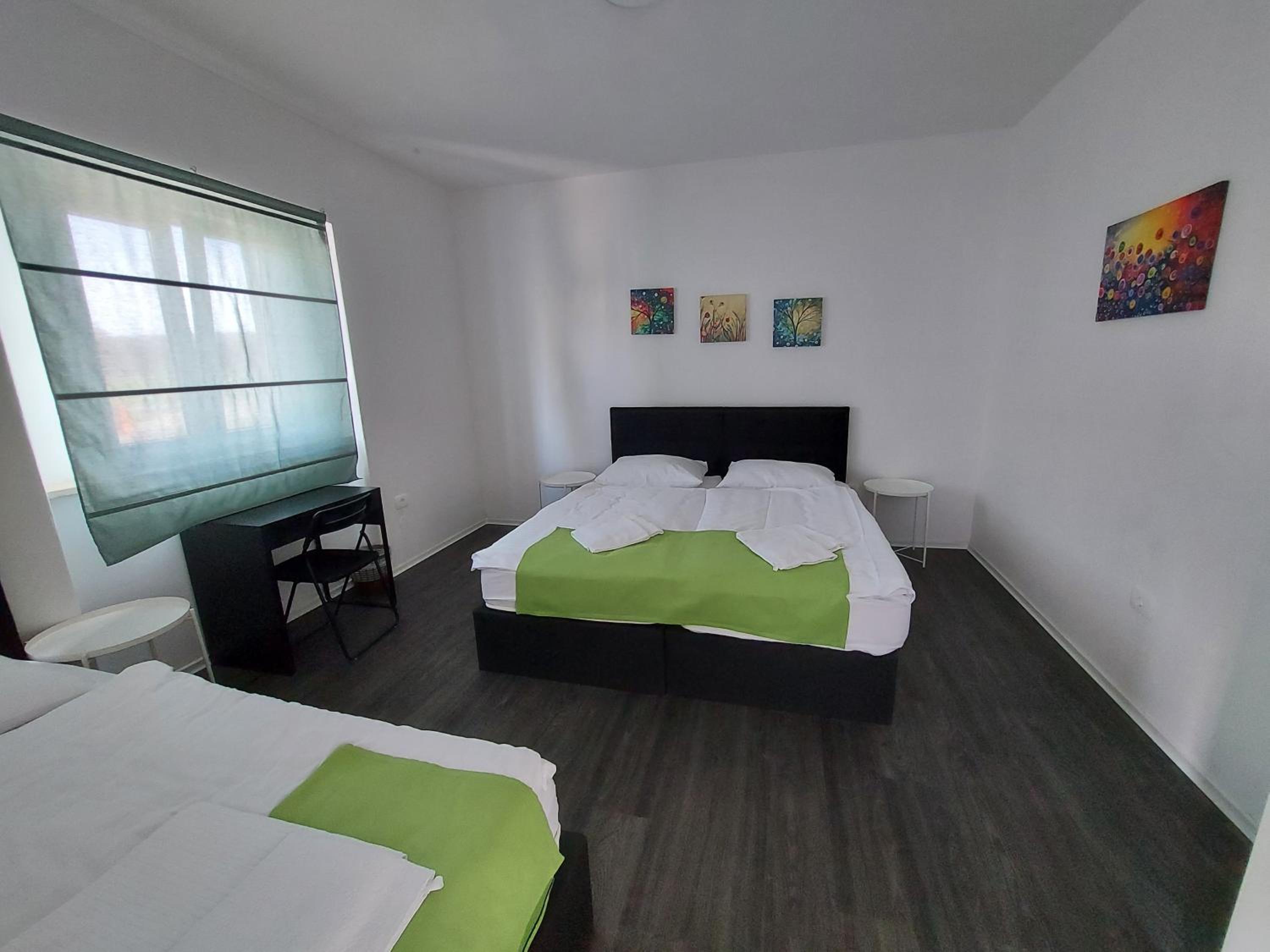 3 Bedrooms, Apartment, Terrace