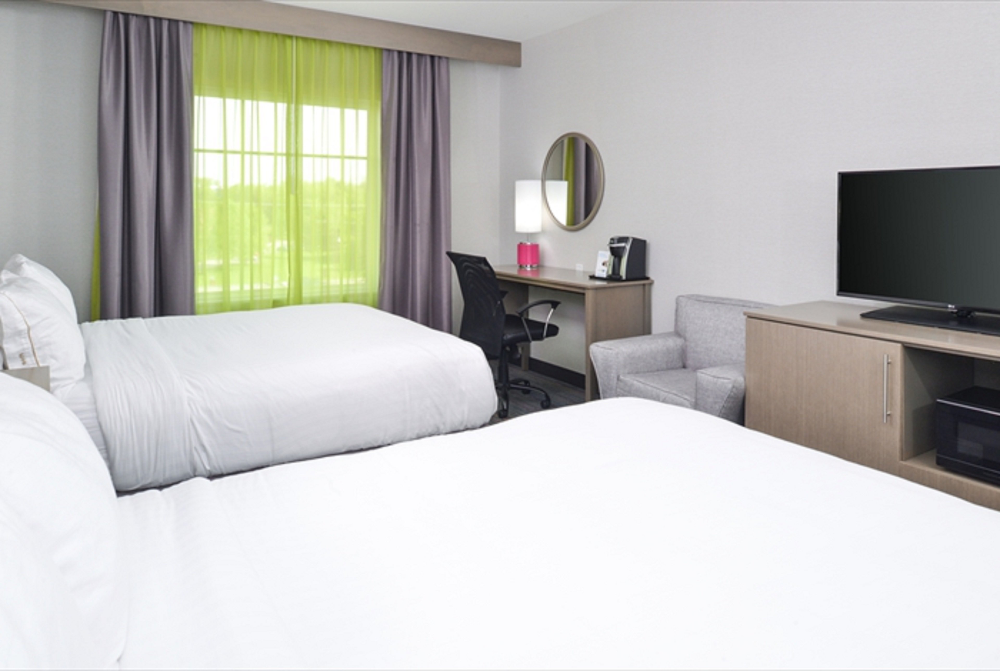 Holiday Inn Express Suites Shippensburg 18/65