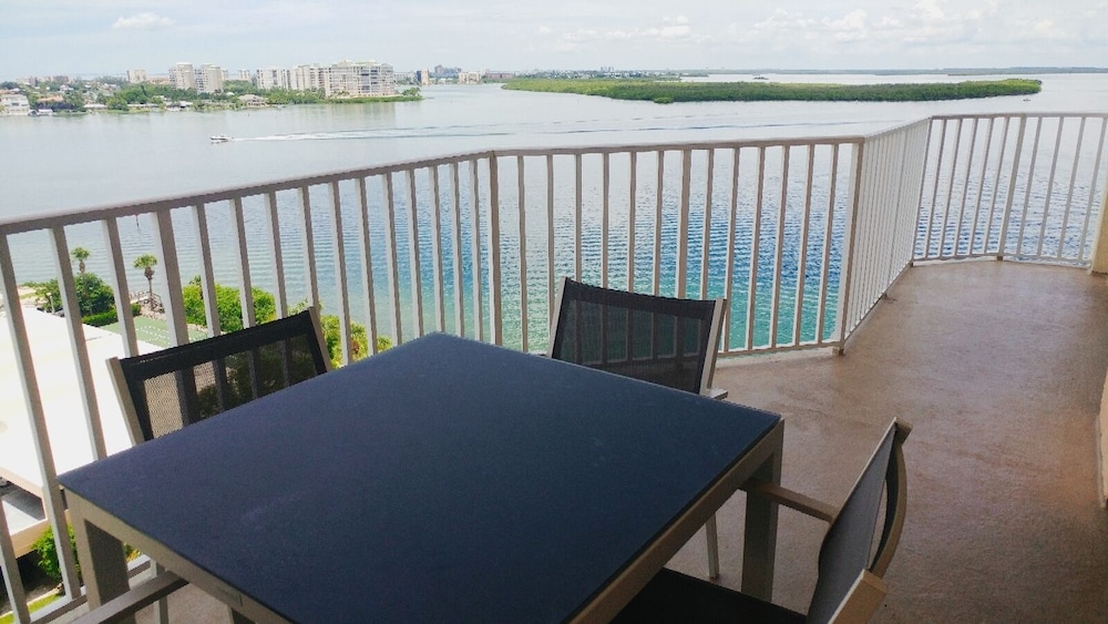 Lover's Key Resort by Check-In Vacation Rentals 62/70