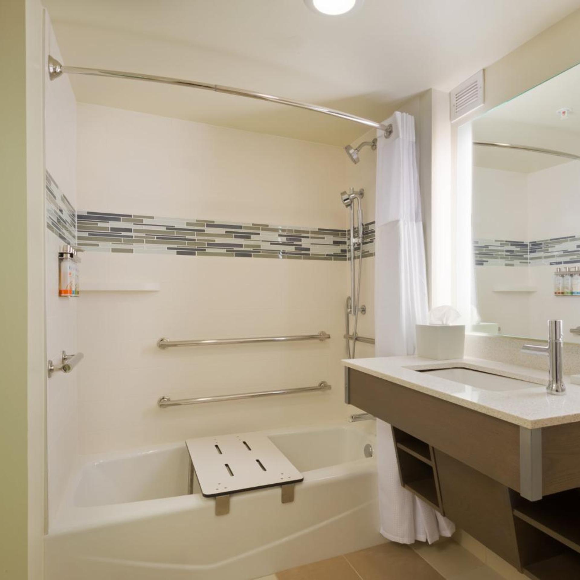 غرفة بسريرين كوين لذوي الإعاقة، EVEN Hotel Rockville Washington DC Area 7/9