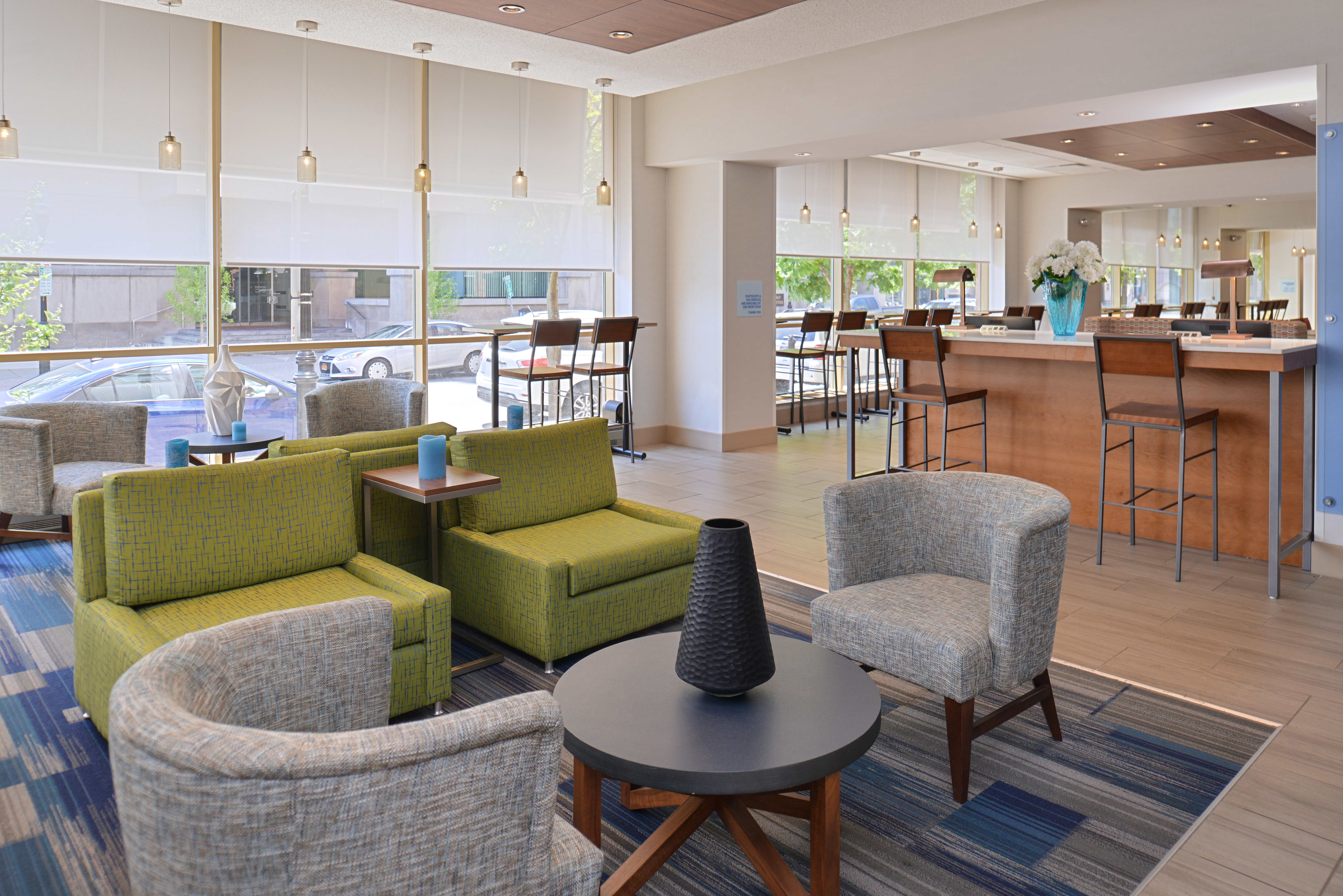 Holiday Inn Express And Suites Downtown Buffalo Ex Comfort Suites 15/20