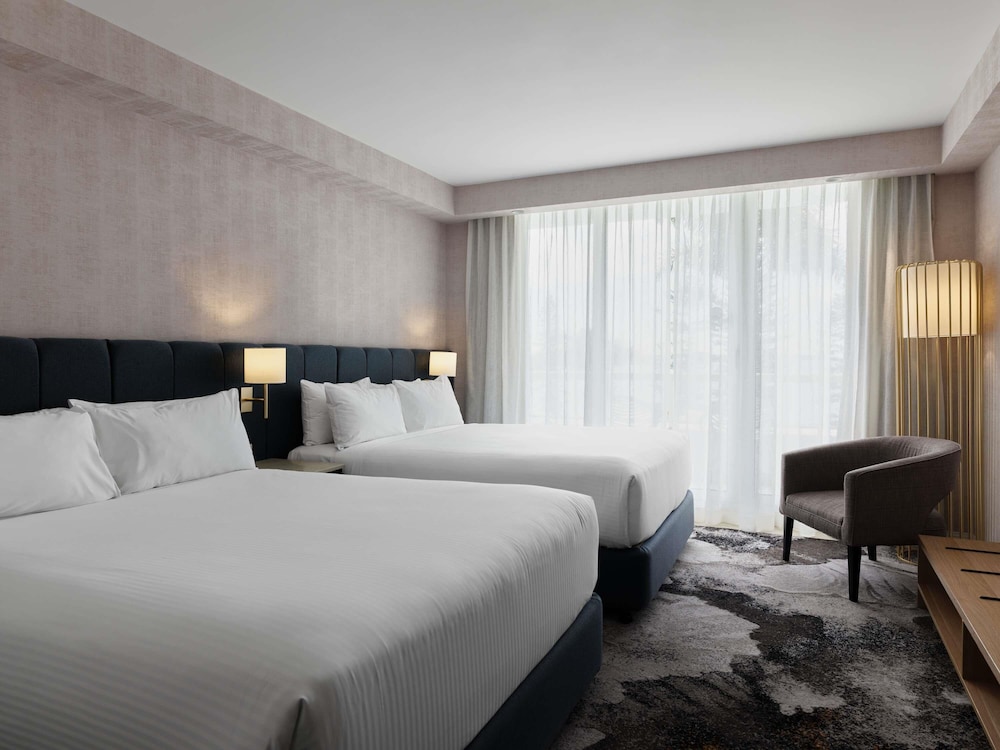 SUPERIOR, 2 QUEEN BEDS, CITY VIEW