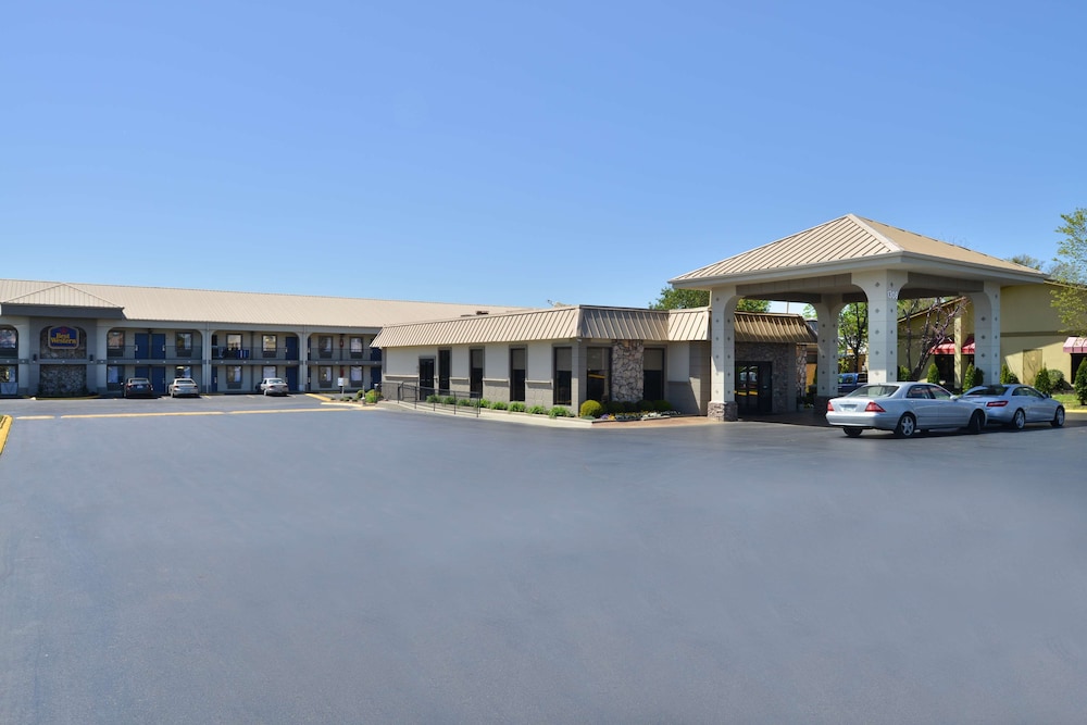 Best Western Franklin Inn 8/36