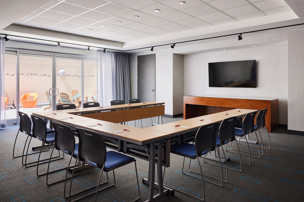 Aloft Leawood-Overland Park 28/38