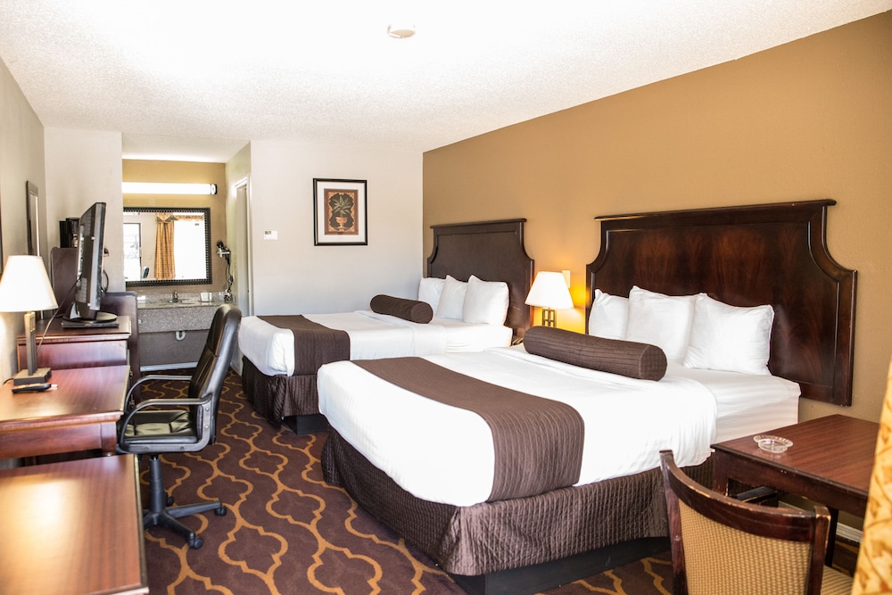 Mockingbird Inn Suites 19/49