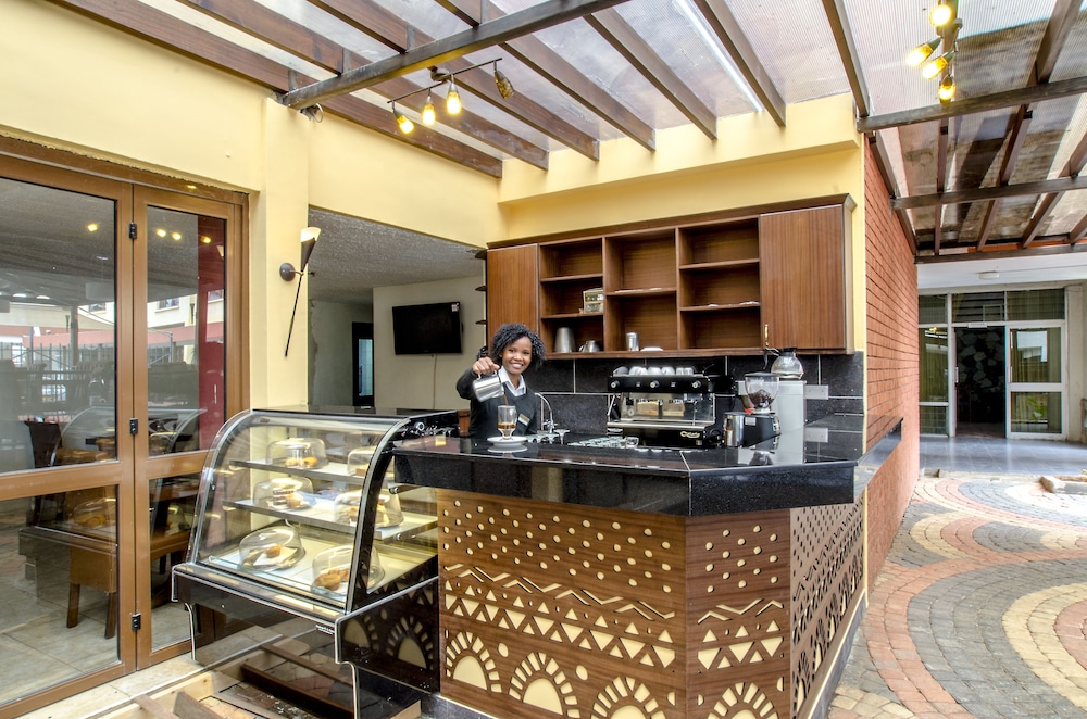 Ngong Hills Hotel 53/72