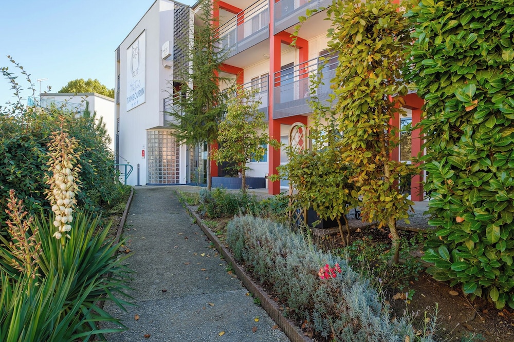 HOTEL TAMBOURIN 35/40