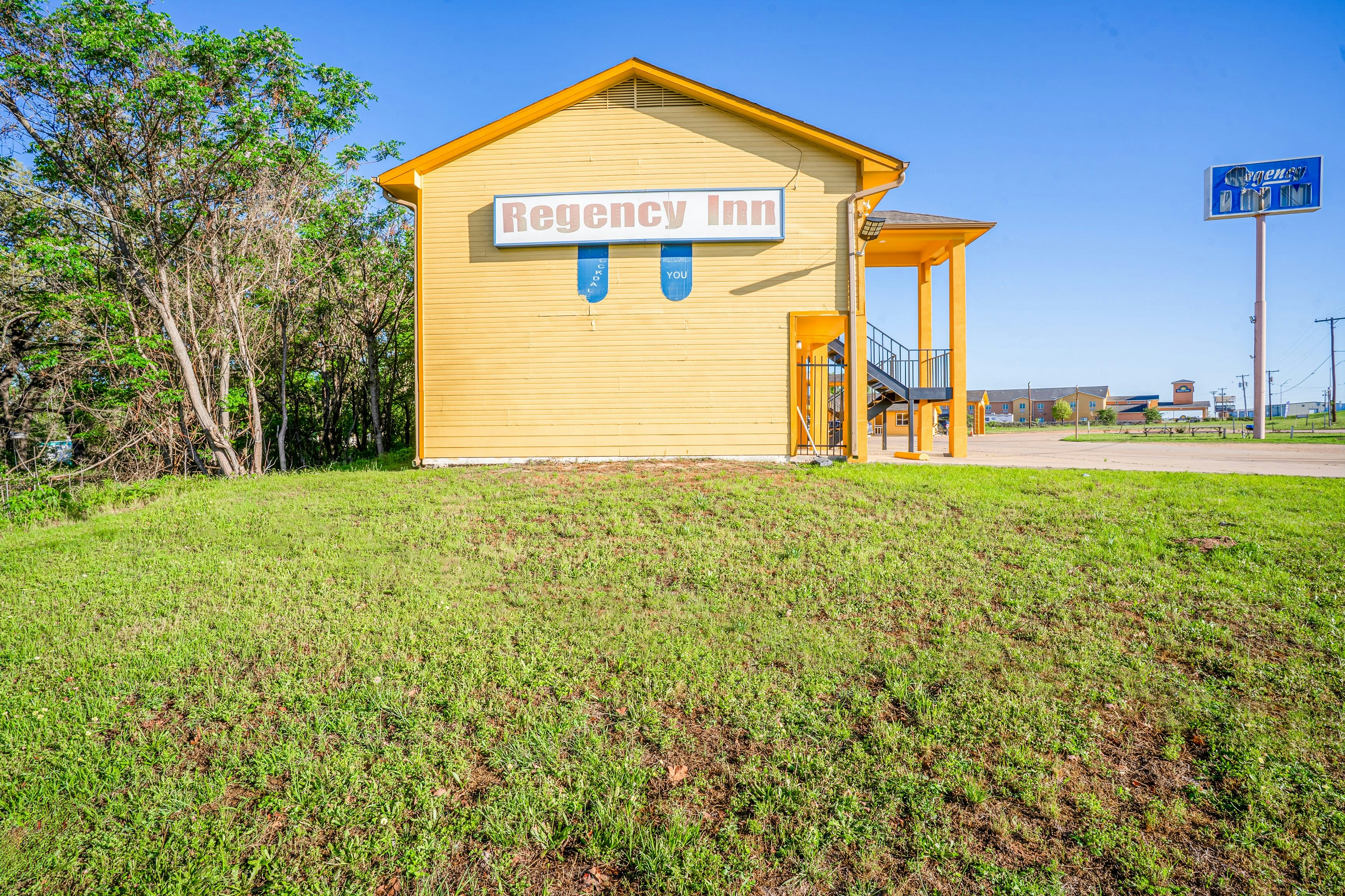 Regency Inn By OYO Rockdale TX 26/31