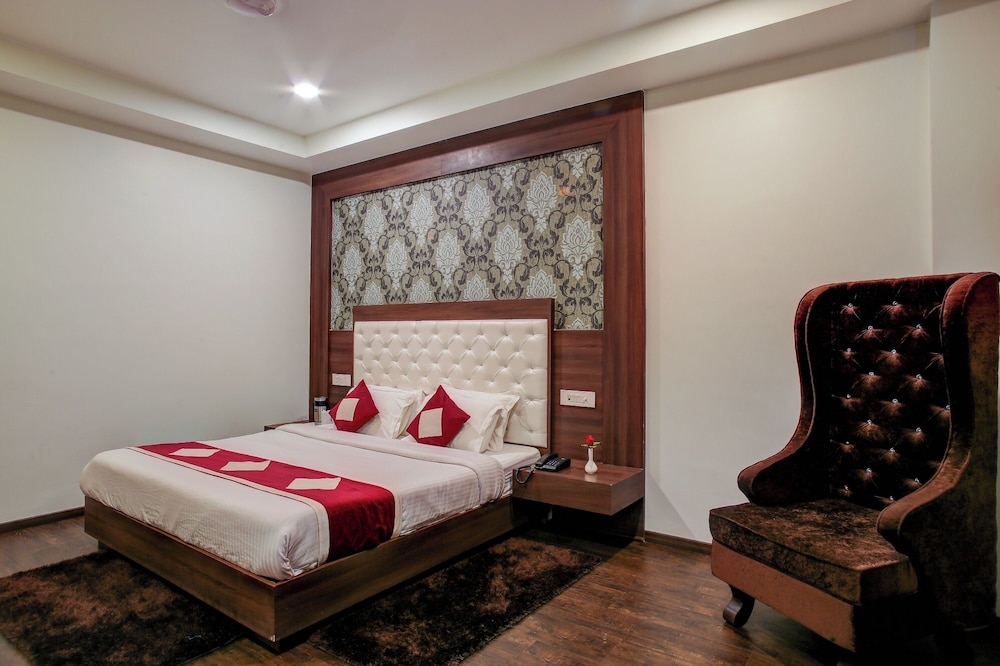 Hotel The Royal Krishna 18/47