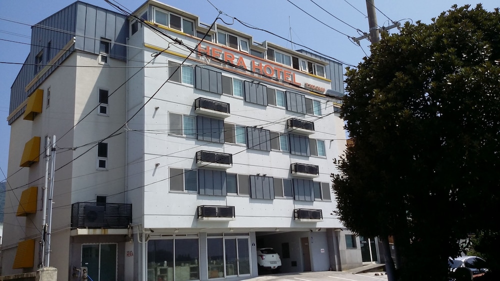 Hera Hotel 2/26