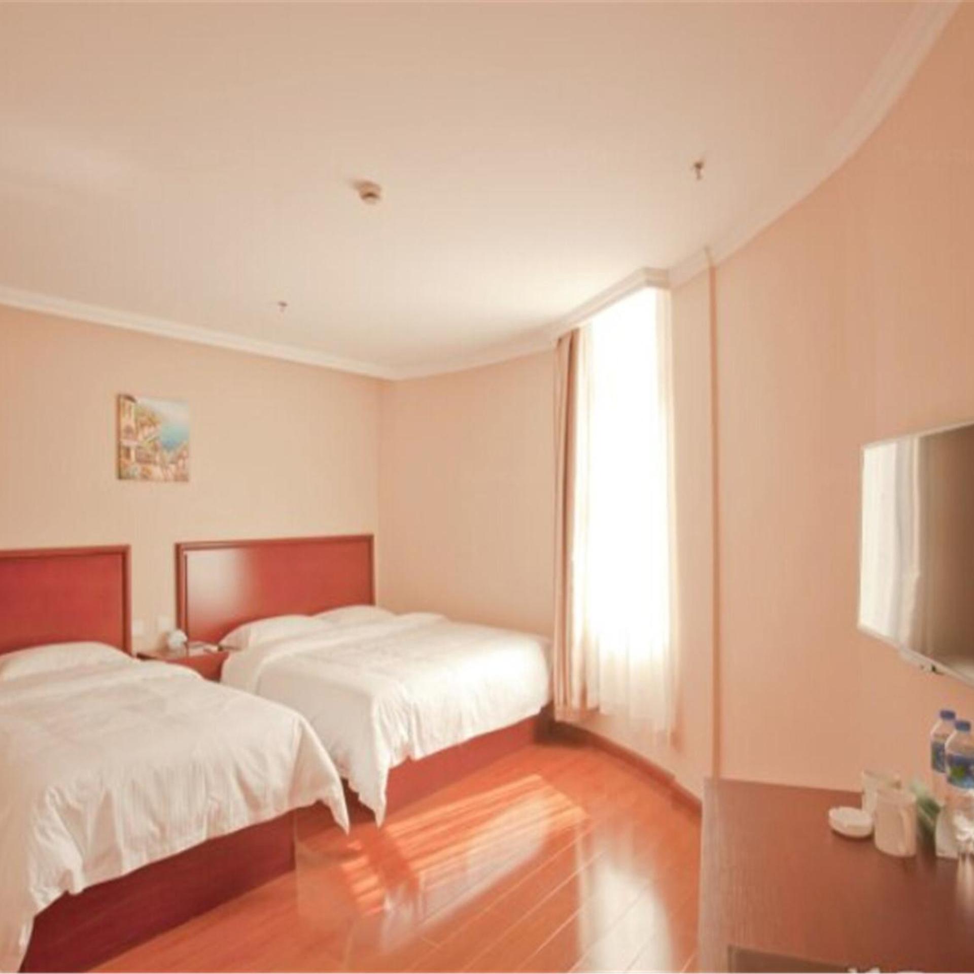 GreenTree Inn Liaoning Dalian Railway Station South Shengli Square Express Hotel 27/35