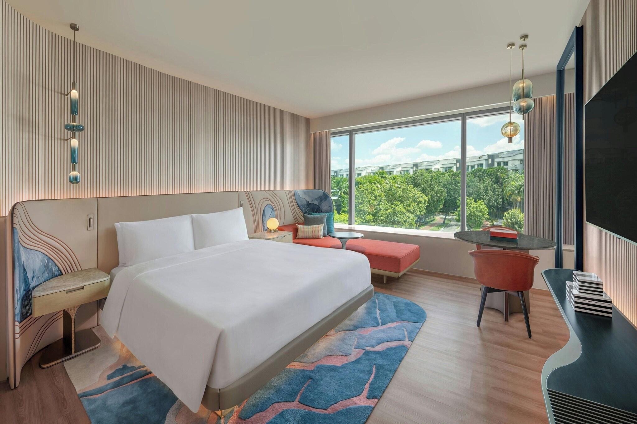 Deluxe, Double Bed, with View