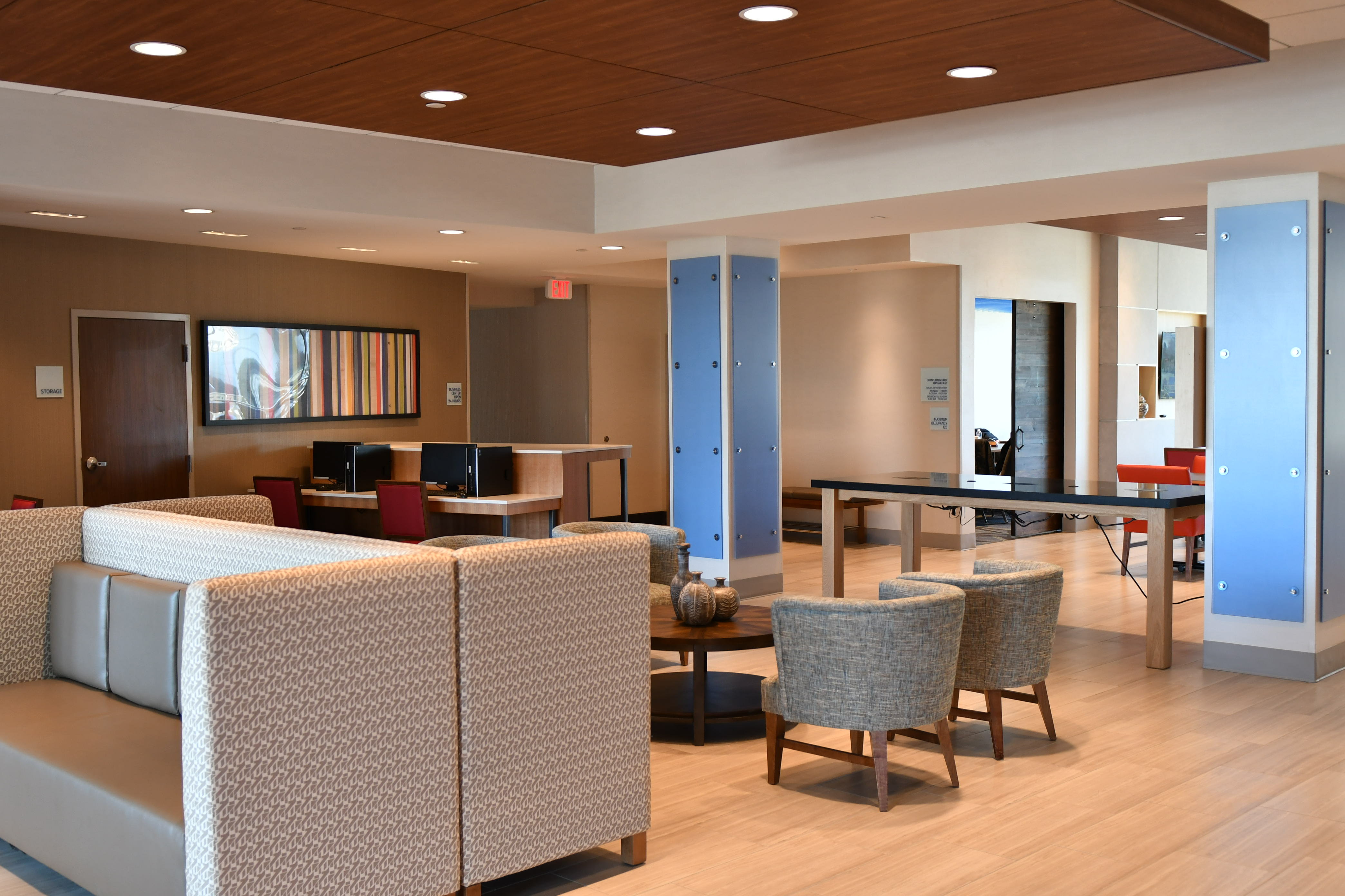 Holiday Inn Express & Suites Romeoville - Joliet North 49/68
