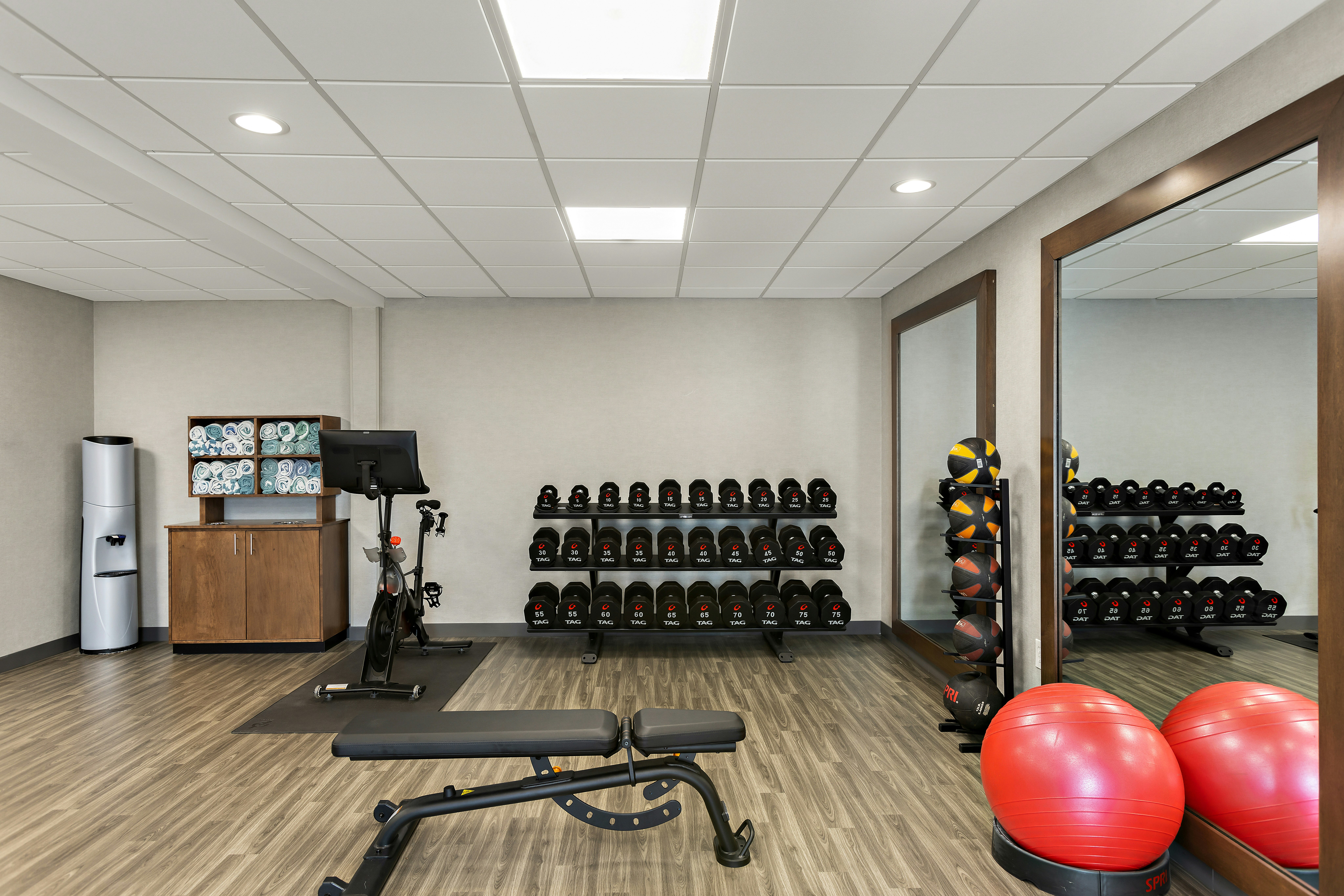 Hampton Inn & Suites by Hilton Petoskey 45/75