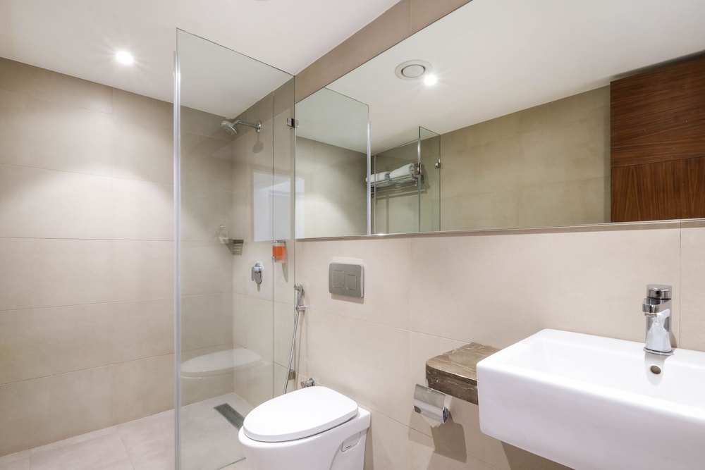 7 APPLE HOTEL VIMANNAGAR, PUNE 48/52